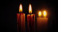 Bougies sanglantes et miroir