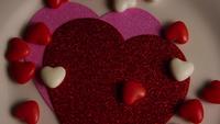 Roterend voorraadbeeldschot van Valentijnskaartendecoratie en suikergoed - VALENTIJNS 0104
