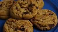 Tiro cinematográfico, giratorio de galletas en un plato - GALLETAS 366