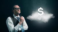 Drôle nerd ou geek à la recherche de nuage volant avec icône dollar en rotation