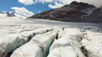 Über die Gletscher des Tonale Pass fliegen